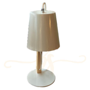 White-Metal-Table-Lamp